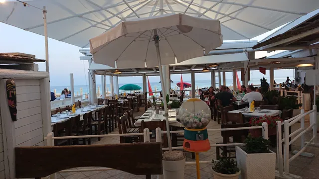 Zahir trattoria pizzeria beach bar
