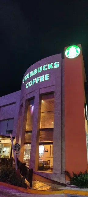 Starbucks Plaza Caracol