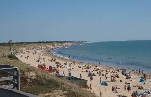Plage des Gollandières