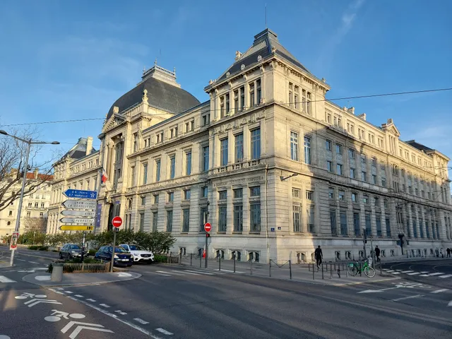 Université Jean Moulin Lyon 3 Faculty of Philosophy