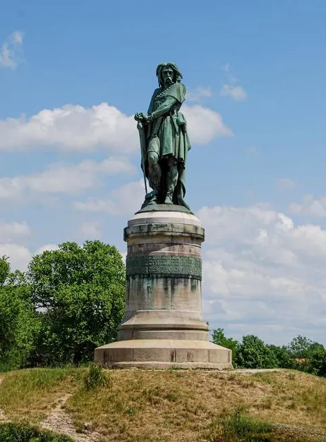 Vercingétorix Monument