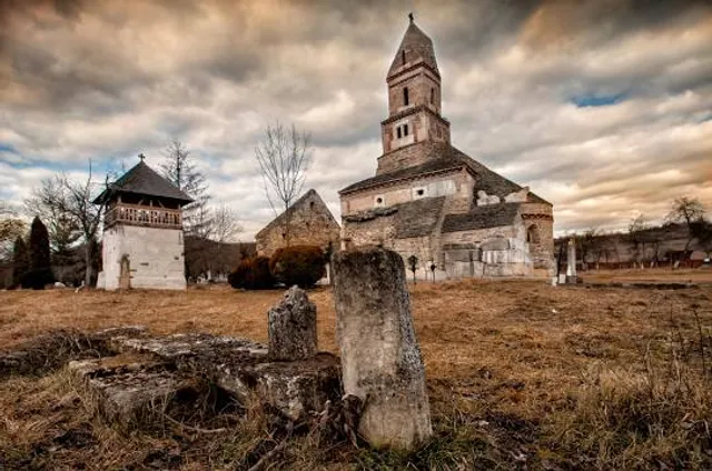 Densuș Church