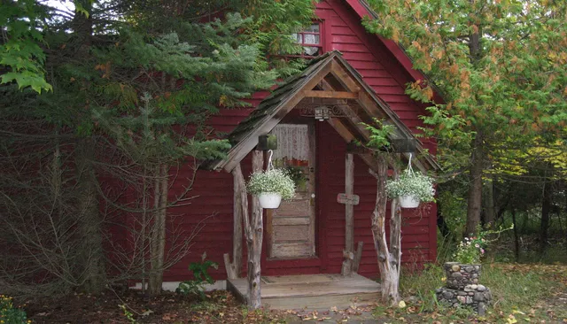 Whispering Waters B & B