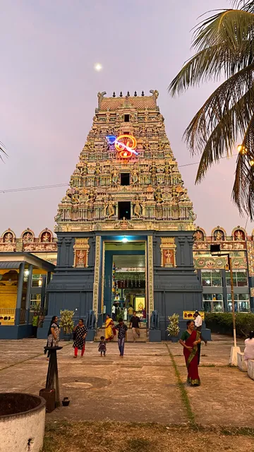 Old Katirēsan Vajira Pillayar Kovil