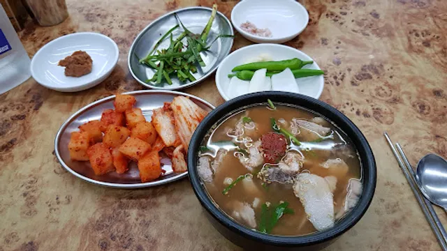 해운대 신창돼지국밥