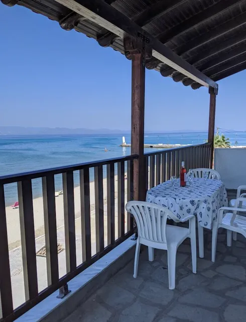 Seafront Apartment Pefkochori