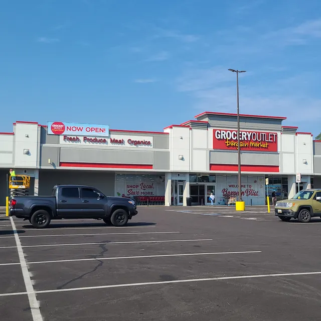 Calverton Shopping Center