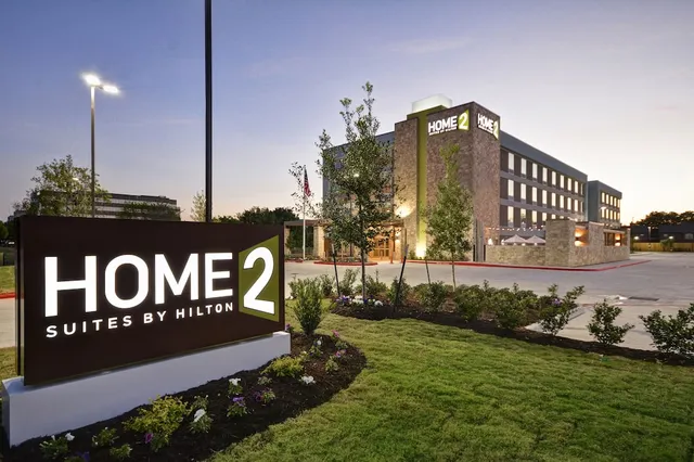 Home2 Suites Des Moines at Drake University