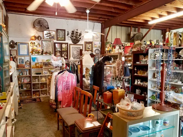 River Road Flea Market