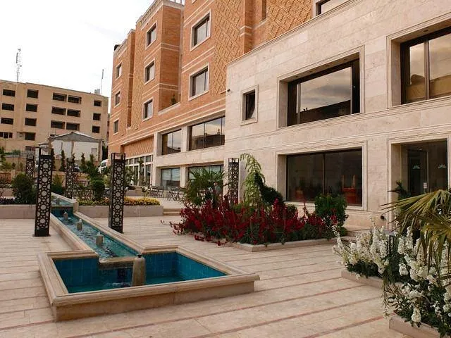 Zandiyeh Hotel