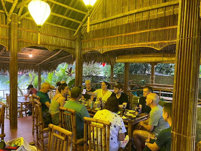 Breeze Restaurant & Basket Boat