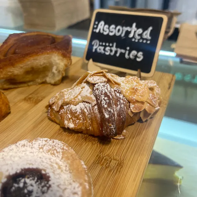 Art & Go Gelato Cafe