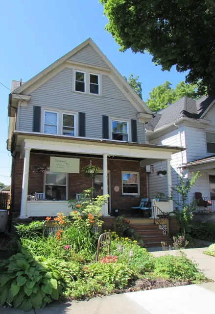 Wanderfalls Guesthouse & Hostel