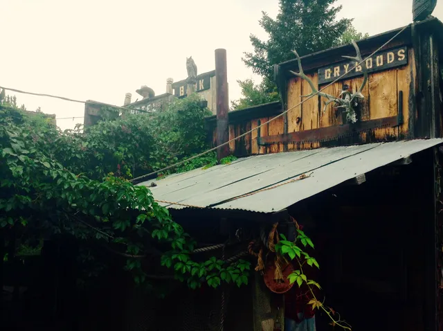 Stone Hinge Rock Shop