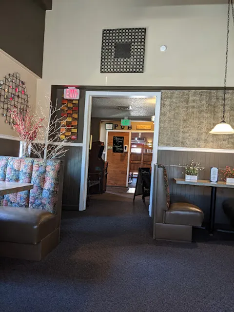 Cinola Restaurant & Lounge