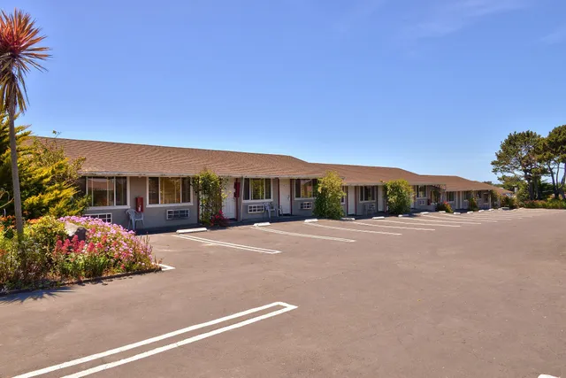 Surf Motel & Gardens