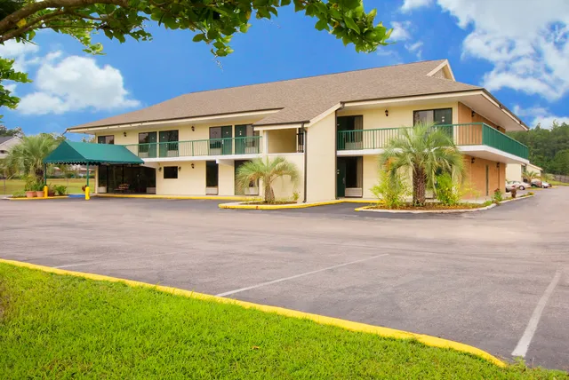 Americas Best Value Inn Tillmans Corner Mobile