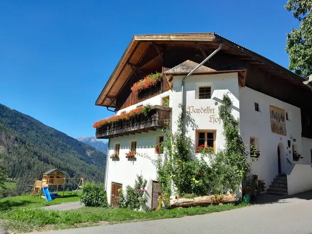 Ferienwohnungen Pardellerhof - Urlaub auf dem Bauernhof Lüsen