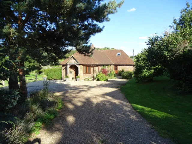 Bedgebury Bed & Breakfast - Three Chimneys Farm - Jane