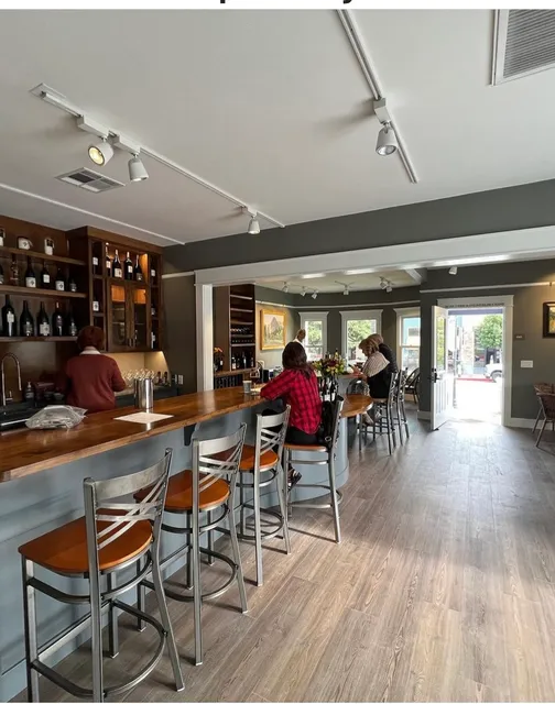 Verdad & Lindquist Family Wine Tasting Room