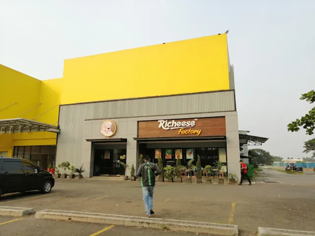 Richeese Factory Plaza Jababeka