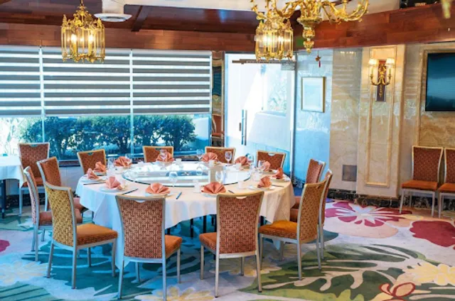 J Zhou Oriental Cuisine