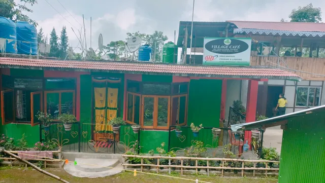 VILLAGE CAFE HOMESTAY