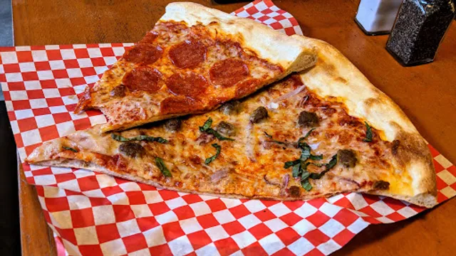 Straight From New York Pizza (Belmont)