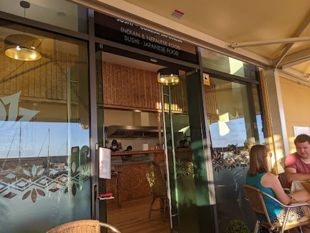 Buddha & Sakura, Calheta