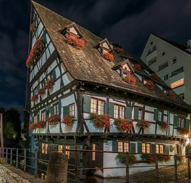 Hotel Schiefes Haus