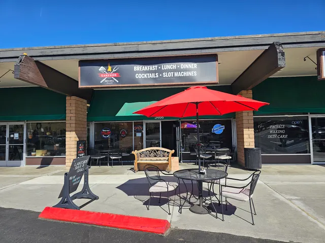 Lakeside Bar & Grill