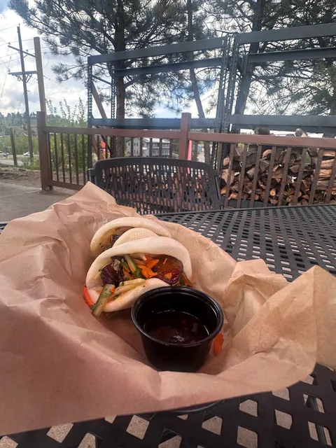 Lazy Butcher - Burgers & BBQ - Cowboy Lounge