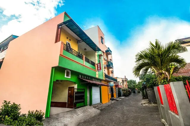 OYO 2165 Alyah Guest House Syariah