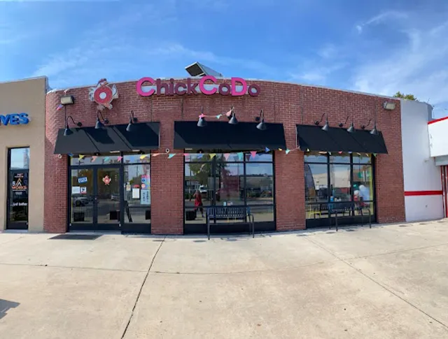 Izzys Hot Chicken and Desserts