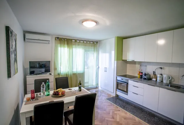 Apartment Omiš Holiday