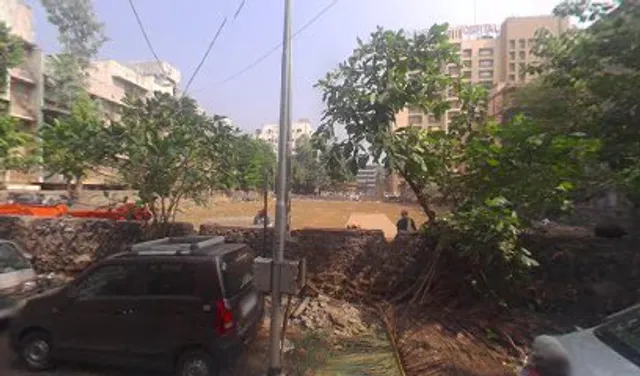 1, S L Raheja Hospital Marg