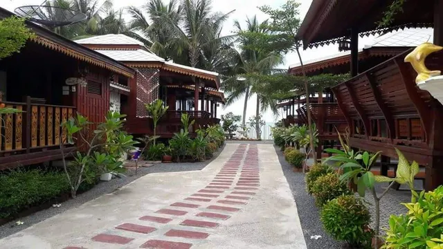 S.N.Plytorn Beach Resort