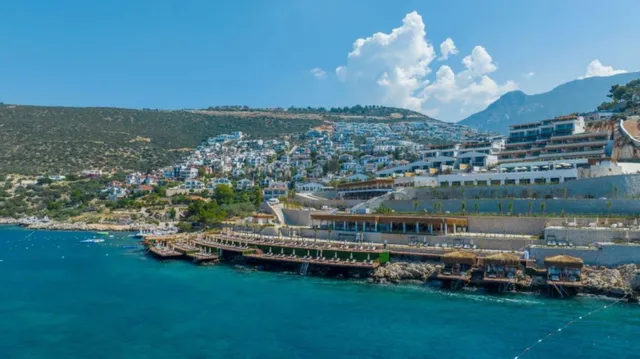 Lures Hotel & Beach Club