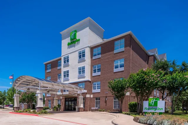 Holiday Inn & Suites Dallas-Addison, an IHG Hotel