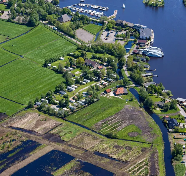 SIMMERWILLE B&B- Camping - Bootverhuur Eernewoude