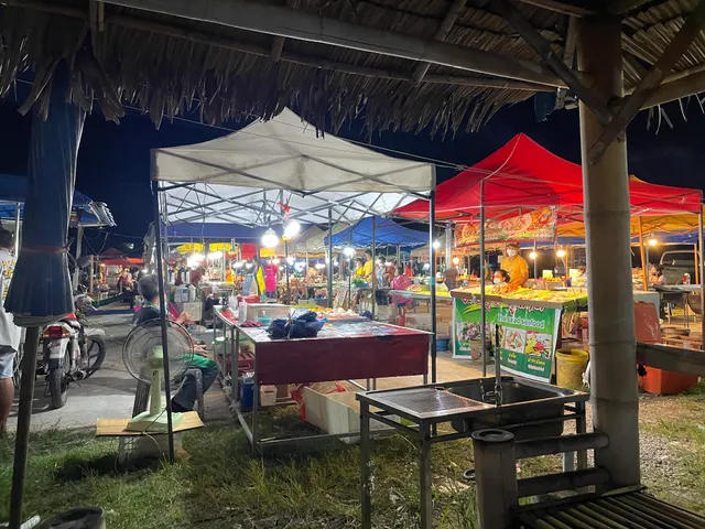 ตลาดนัดพอเพียงกะตะ