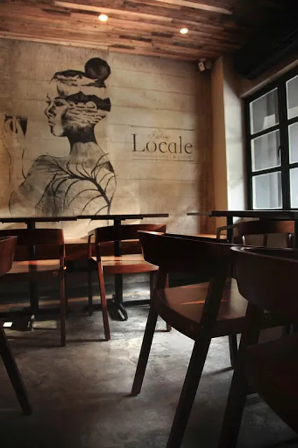 kedai locale kelapa gading