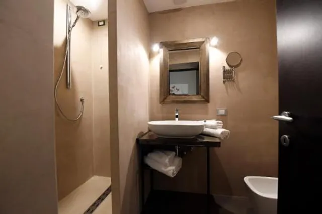 Alle Porte del Colosseo