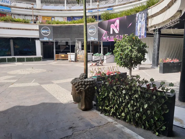 Centro Comercial Plaza