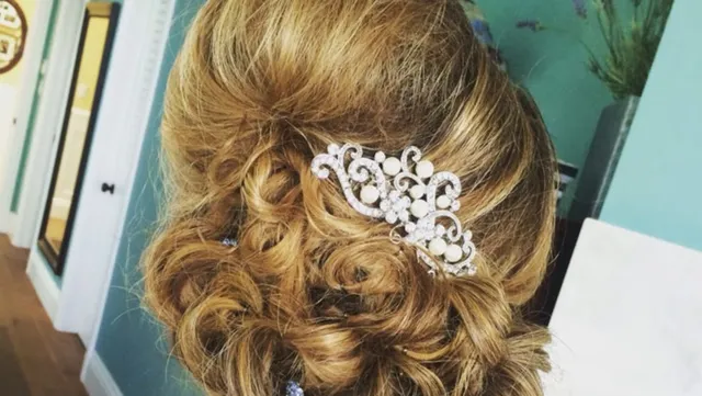 Dolled Up Beauty Bar