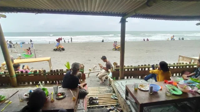 Lesehan FISH LOVE "Mbk. Tutik"