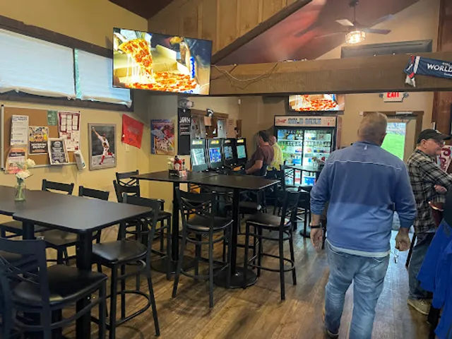 Louie's Kitchen & Bar