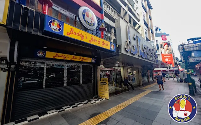 Buddy's Bar & Grill (Soi 8)
