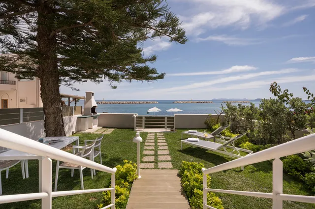 Kolymbari Seafront Cozy Apartments