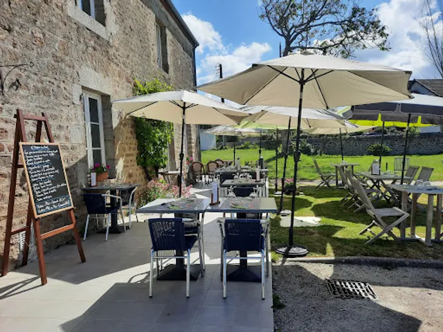 Logis Auberge De Carolles